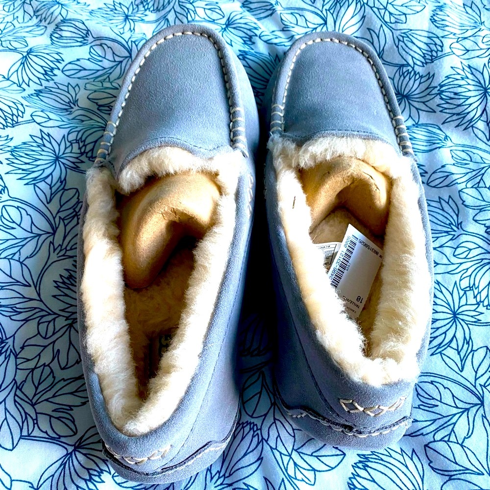 BNIB Ugg Size 10 slippers